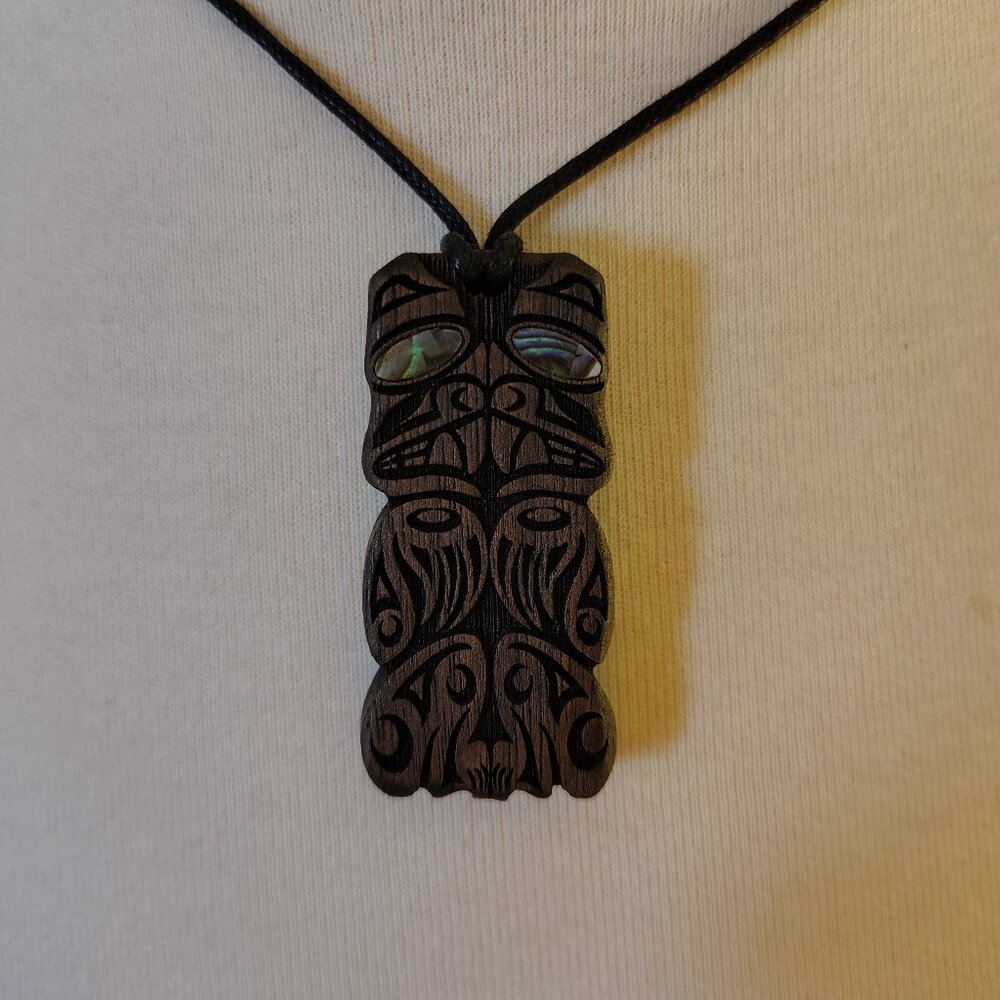 NWT Hand-Carved Bear Totem Necklace & Abalone Eyes Authentic First Nations Made